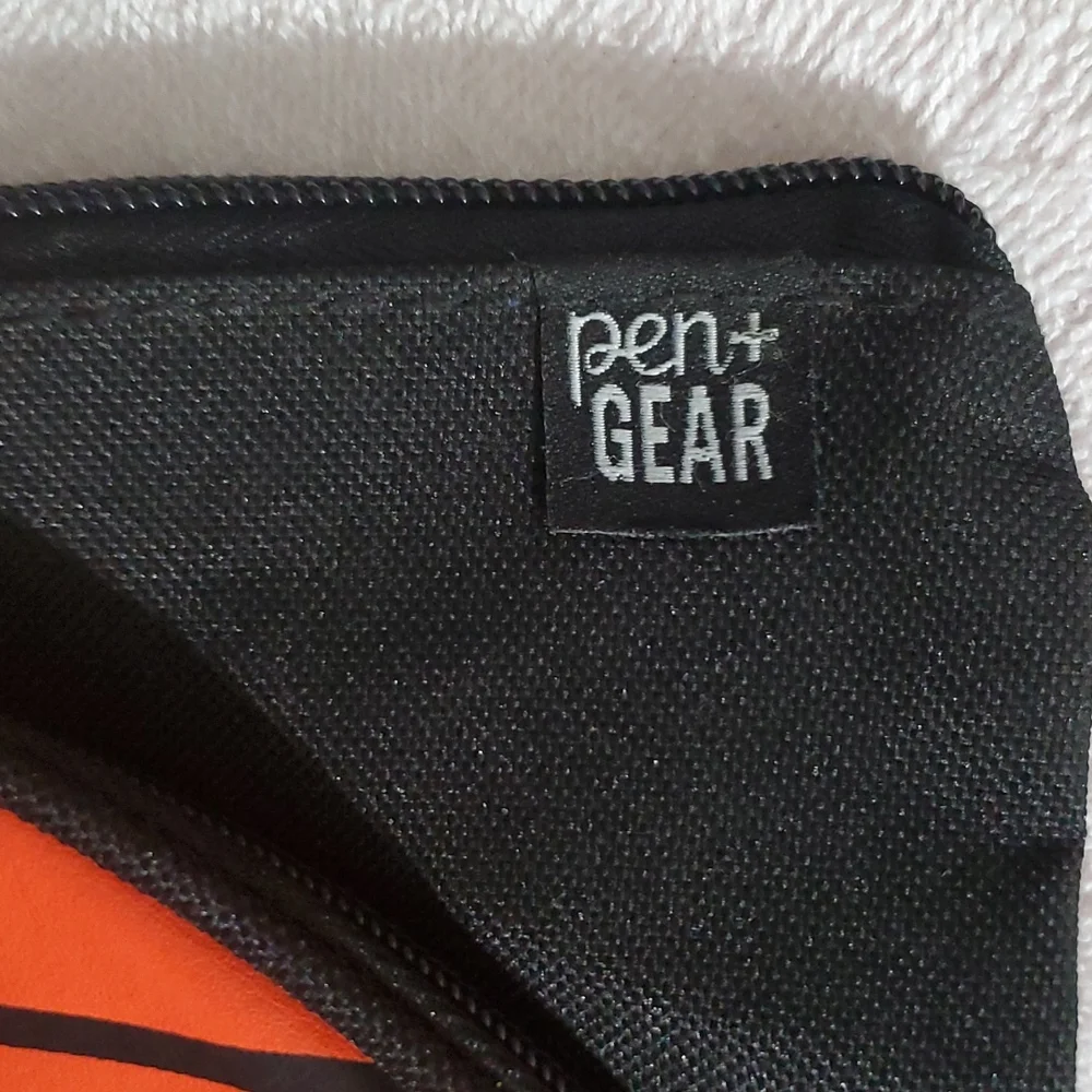 PEN+GEAR Black/Orange Basketball-Themed 3-Ring Binder Accessory-Pencils-EUC-OS
